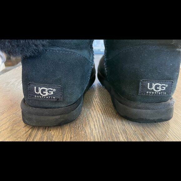 UGG® Women’s Bailey Button II Boots Black Sz 8 US - Picture 6 of 14